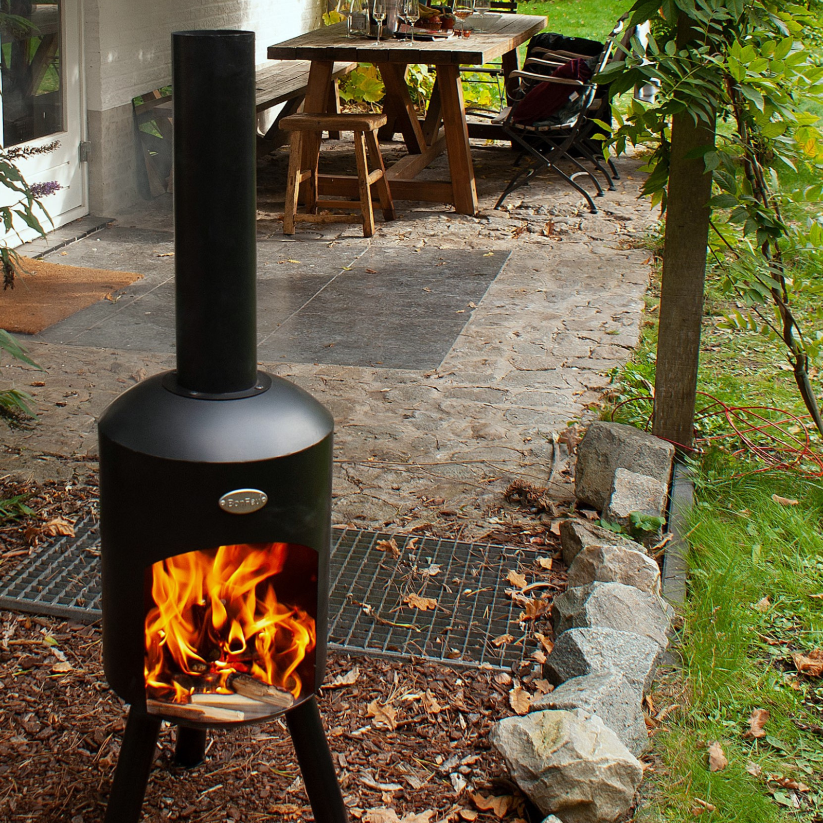 Bonfeu Bonbini Outdoor Chiminea Fireplace - Black