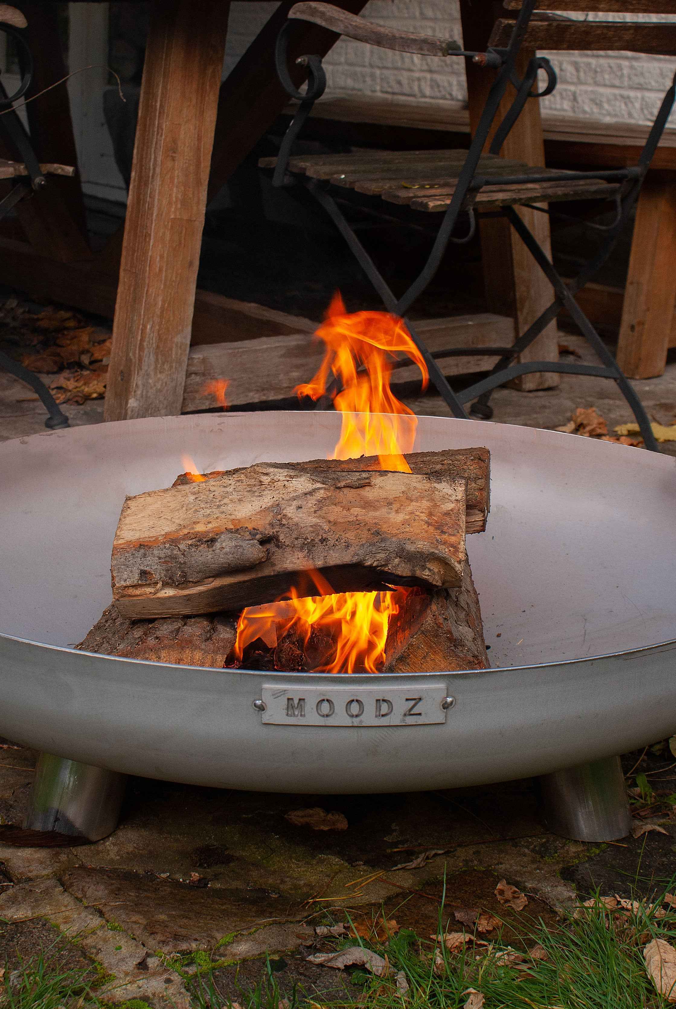 MOODZ 80cm Stainless Steel Fire Bowl With Feet & Handles