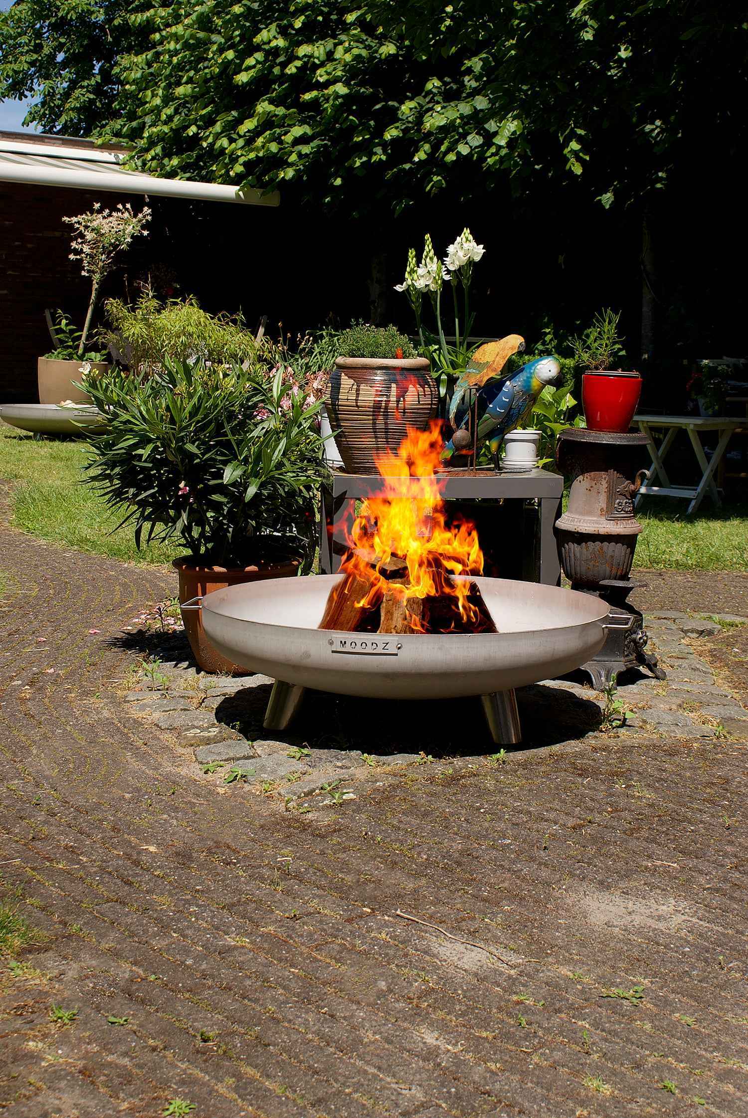 MOODZ 100cm Stainless Steel Fire Bowl With Feet & Handles