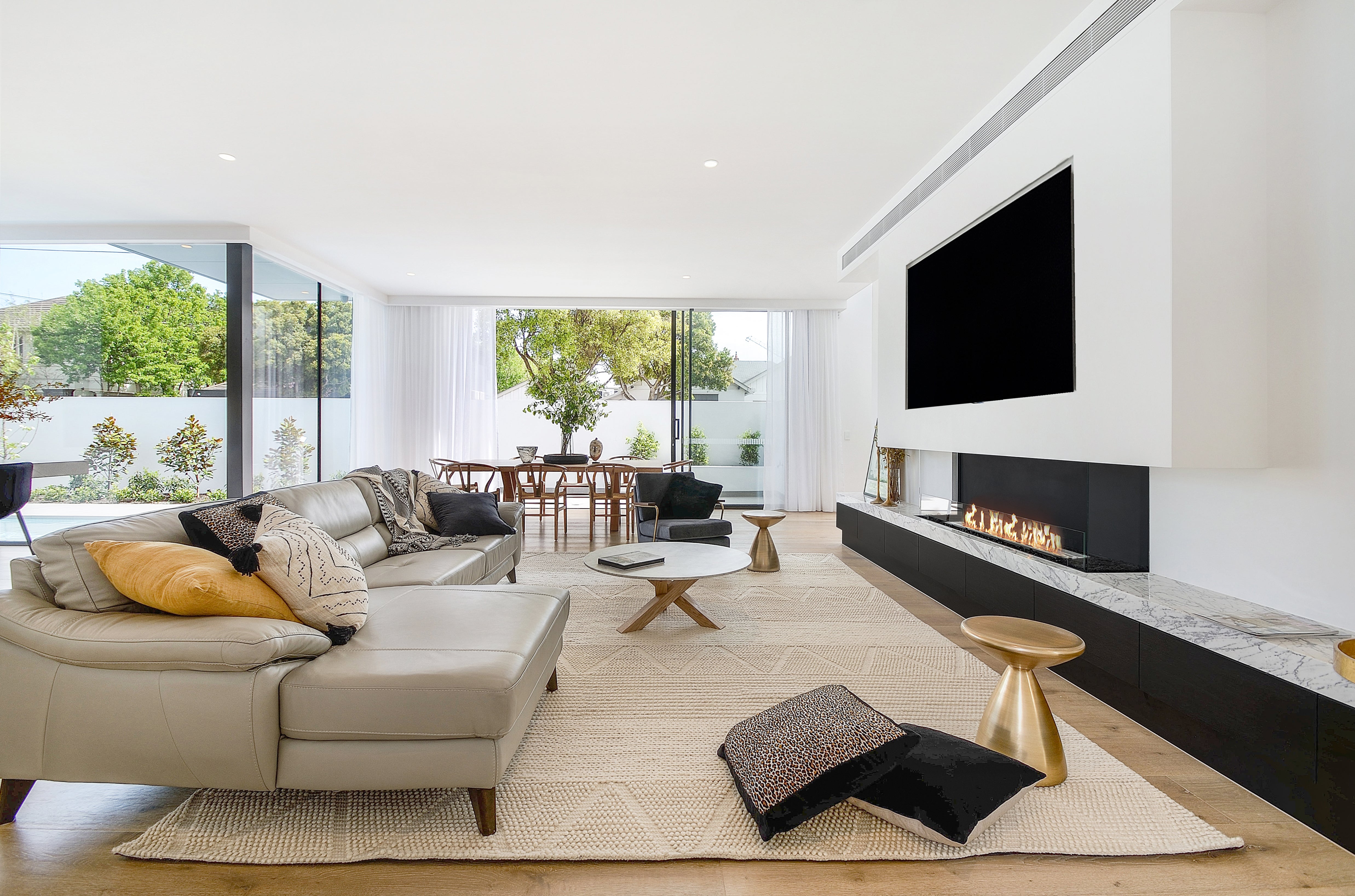 EcoSmart Fire Flex 68BY.BXR Bay Fireplace Insert